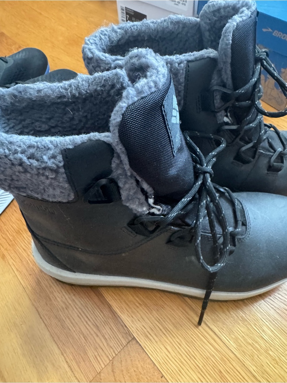 Columbia Women’s Grey Fleece-Lined Lace-Up Winter Snow Boots size 8.5